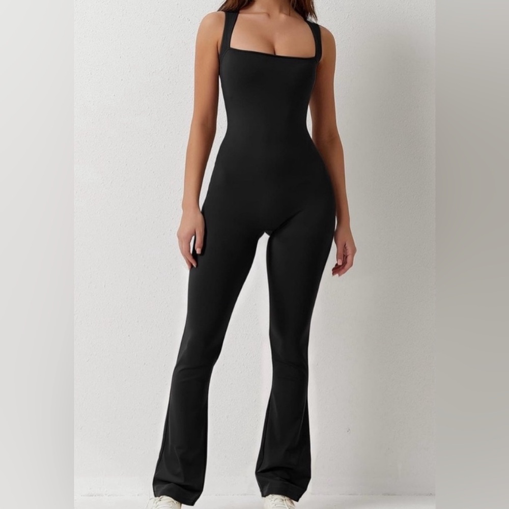 QINSEN Black Jumpsuit for Women Sleeveless Sexy Suqare Neck Stretch Yoga Gym M